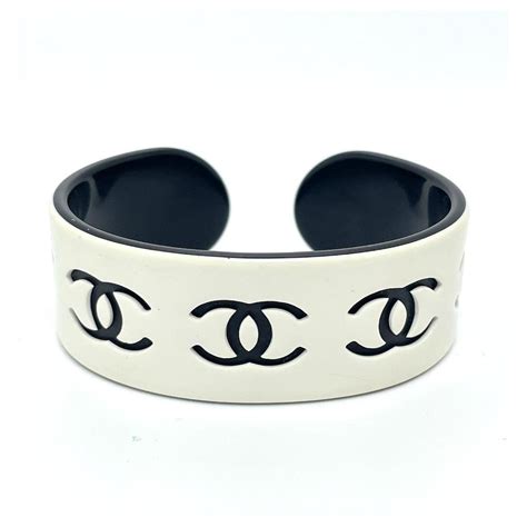 chanel armreif kunststoff|Cuff .